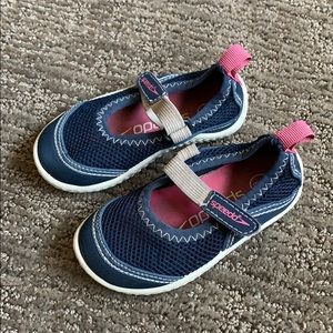 Speedo Toddler water shoes | 5-6